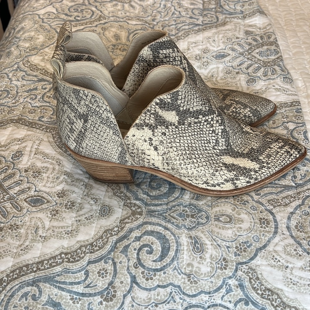 Dolce Vita Sonni Snake Booties Size 8.5